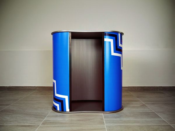 Pop up counter Easel