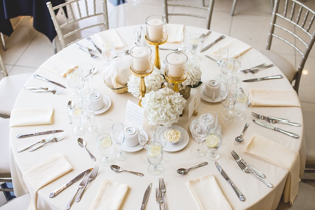 How to Create Your Wedding Reception Seating Chart