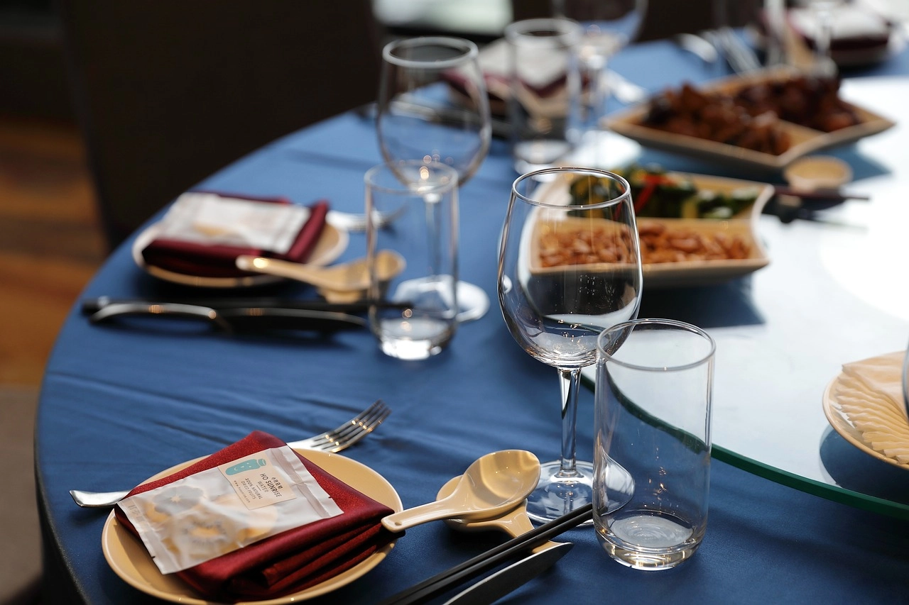 circular wedding tables
