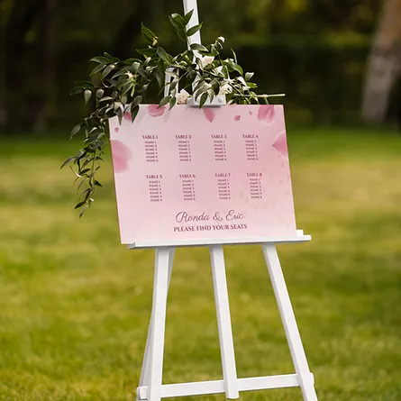 Romantic seating plan with easel