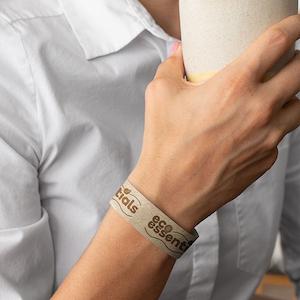 Eco-friendly paper wristbands