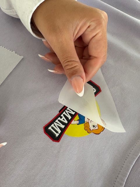 Entfernen der Applikationsfolie