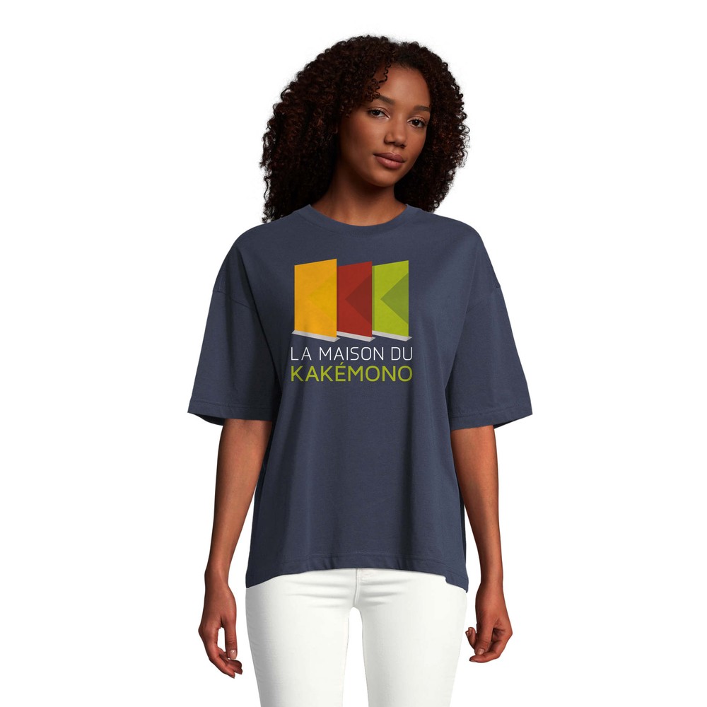 https://d1x3eomzsc6lfz.cloudfront.net/imdkonpri/images/product/tshirt-oversize-femme-marine-logo-lmdk.jpg