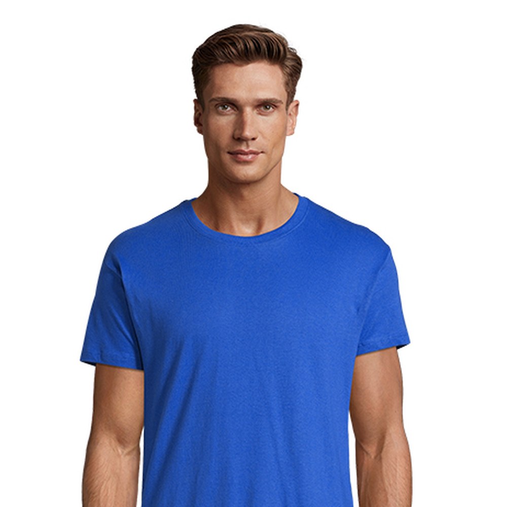 T-shirt Titan petit prix porté