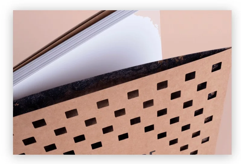 Couverture découpée