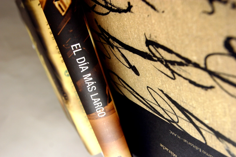 Libros de negro. FORMATO TRADE (hasta 17,1 cm de base)
