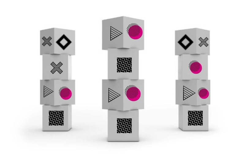 Totem publicitário de cubo empilhado Tótem fabricado en España e impreso por tu imprenta online de confianza