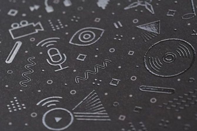 Tarjetas de visita con barnizado selectivo UVI impreso en España por Printai